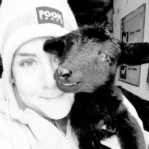 Meet your Posher, Deedee